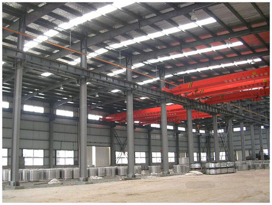산업용 브릿지 크레인 (bridge crane) 을 갖춘 프리팩트 철강 구조 작업장