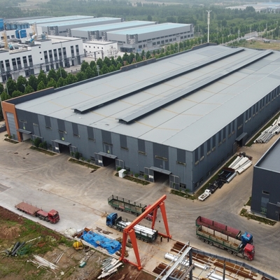 Q235B ASTM A572 단열 패널이 있는 조립식 강철 창고 건물